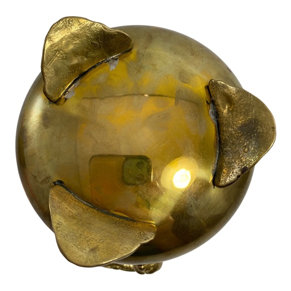 Brass Vintage 3 Matching Planters in Graduated Sizes - Picture 10 of 16